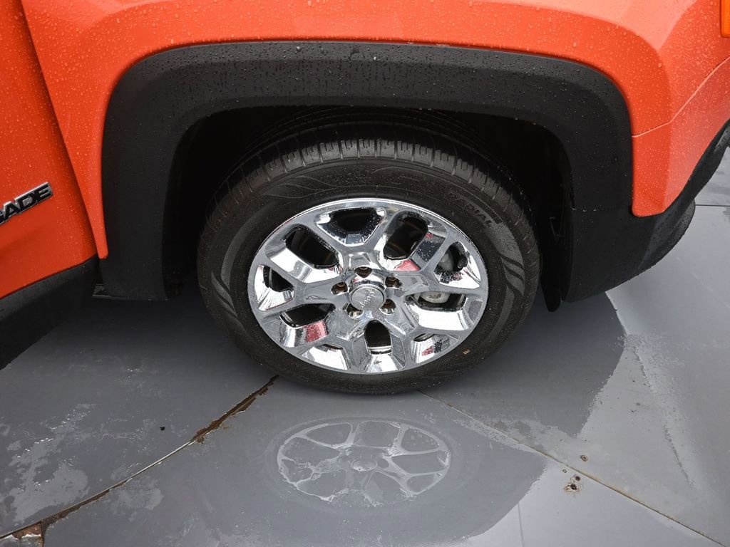 Used 2015 Jeep Renegade Latitude w/ Popular Equipment Group FWD image 29