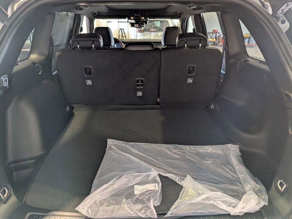 New 2025 Jeep Grand Cherokee Limited w/ Luxury Tech Group II image 9