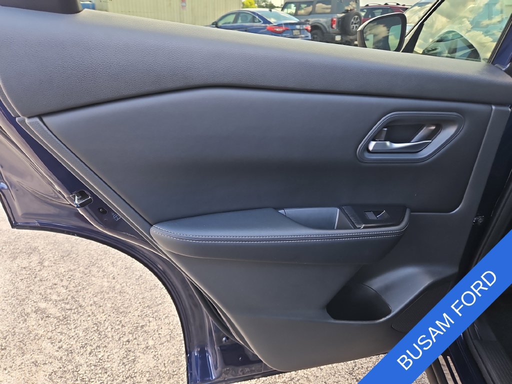 Used 2026 Nissan Rogue SV FWD image 13