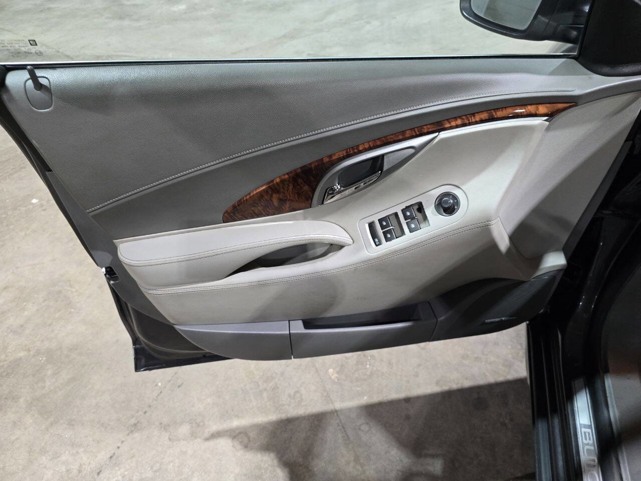 Used 2013 Buick LaCrosse Premium image 24