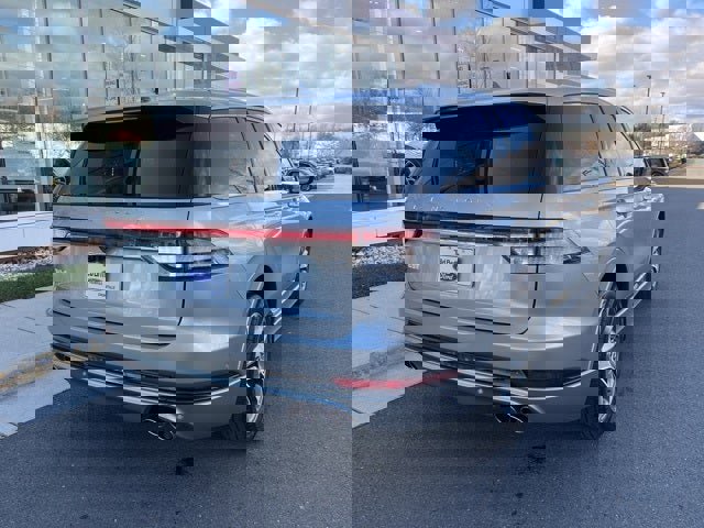 Used 2023 Lincoln Aviator Grand Touring w/ Equipment Group 301A image 8