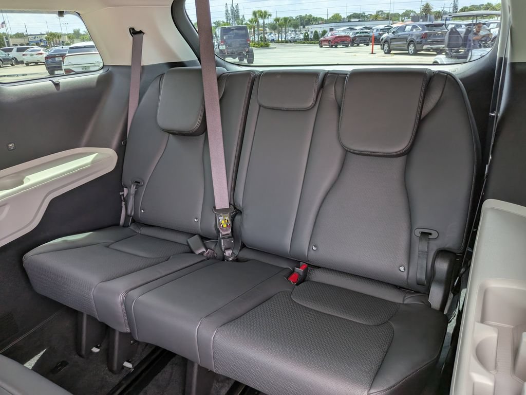 Certified 2024 Kia Carnival SX Prestige FWD image 20