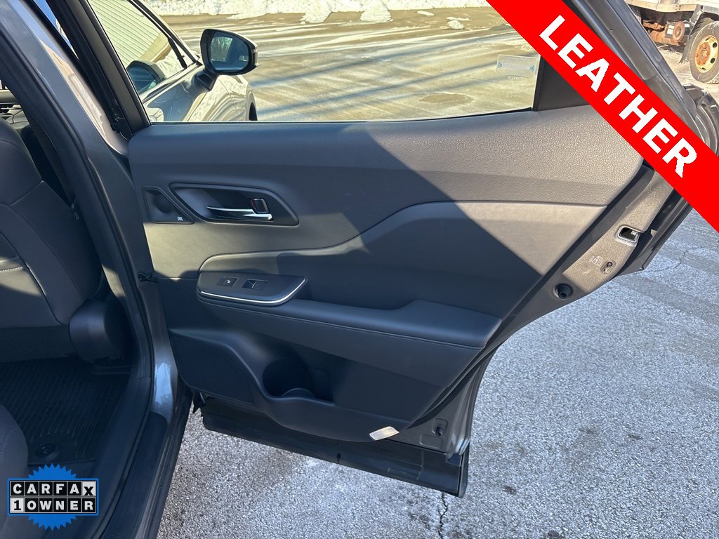 Used 2023 Toyota Crown Limited image 9