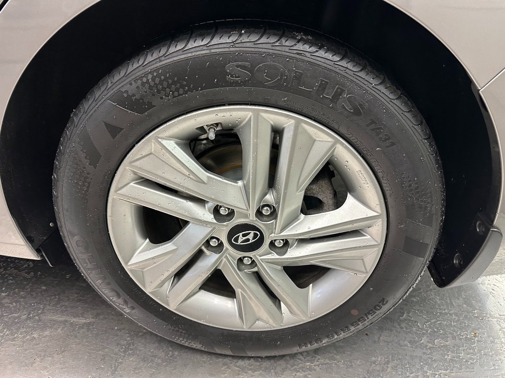 Used 2020 Hyundai Elantra Value Edition image 32