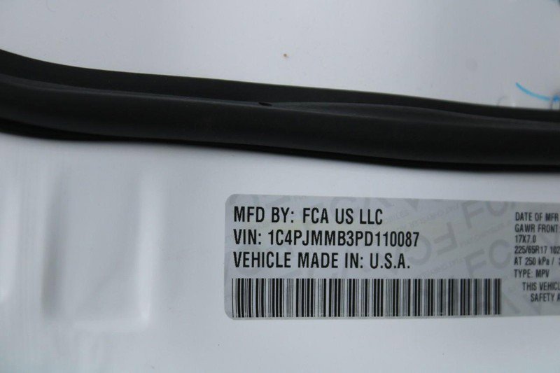 Used 2023 Jeep Cherokee Altitude Lux image 17