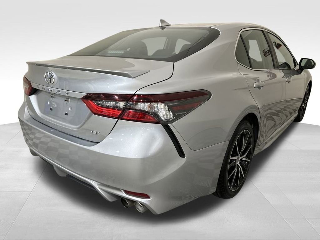 Used 2024 Toyota Camry SE FWD image 5
