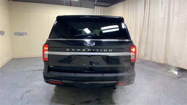 Used 2023 Ford Expedition XLT image 4