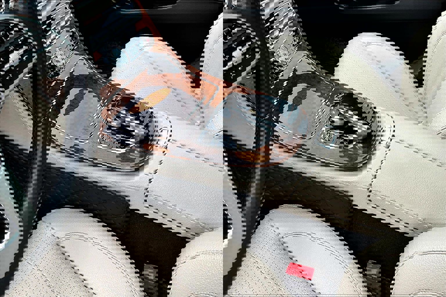 Used 2019 Mercedes-Benz E 300 4MATIC image 10