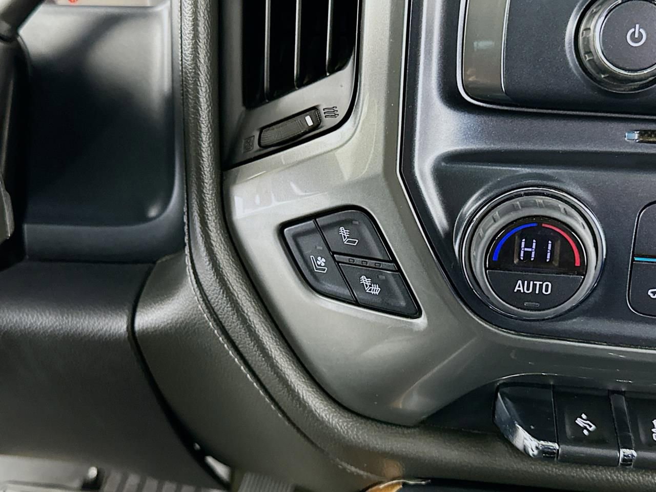 Used 2018 Chevrolet Silverado 2500 LTZ w/ Duramax Plus Package image 19