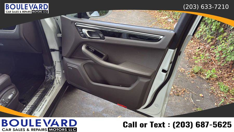 Used 2017 Porsche Macan S image 34