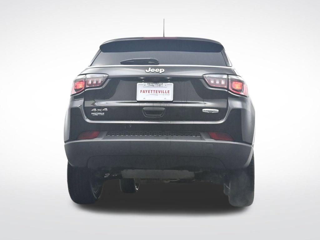 Used 2025 Jeep Compass Latitude image 35