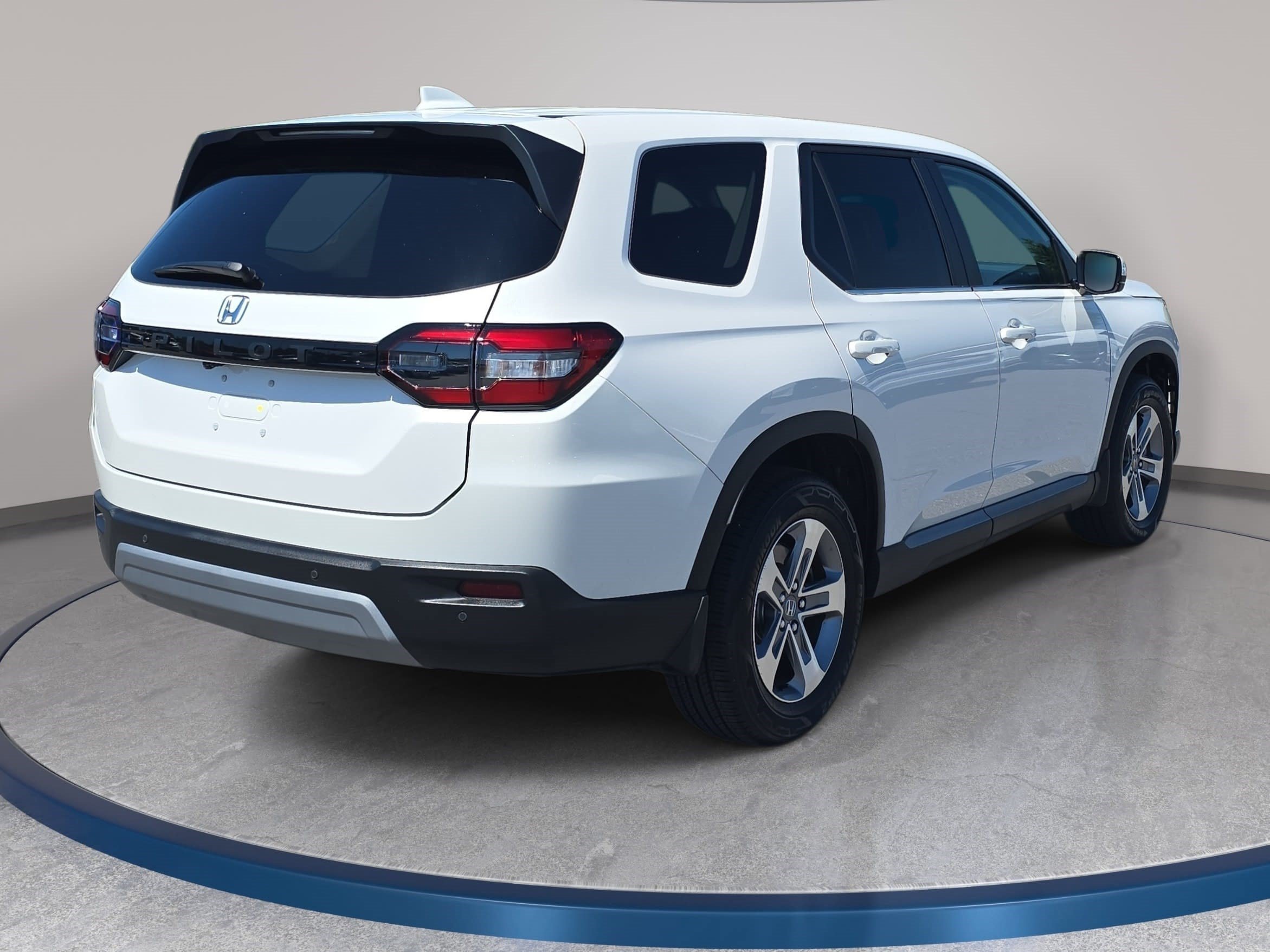 Certified 2025 Honda Pilot EX-L image 5