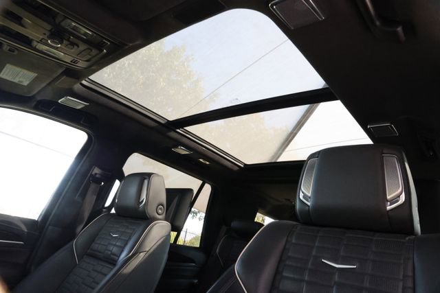 Used 2022 Cadillac Escalade Sport Platinum image 7