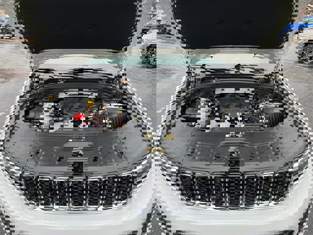 Used 2024 Jeep Grand Cherokee Overland w/ Luxury Tech Group IV image 31