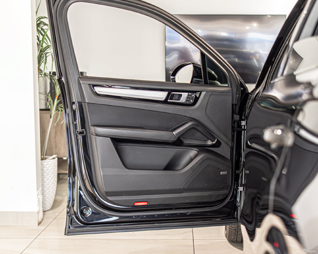 Used 2022 Porsche Cayenne S AWD/4WD image 34