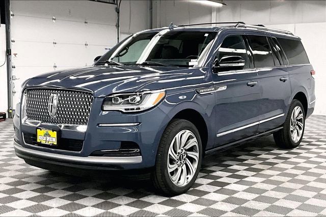 Used 2023 Lincoln Navigator L Reserve image 11