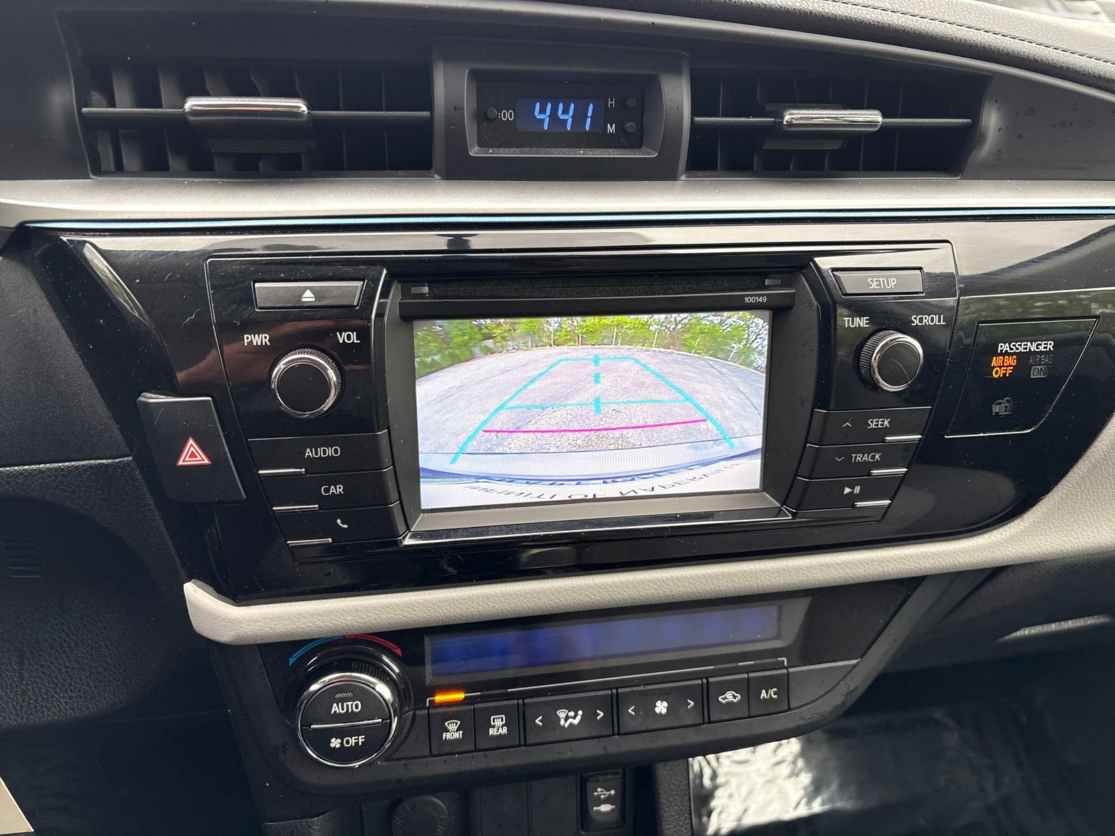Used 2015 Toyota Corolla LE FWD image 20