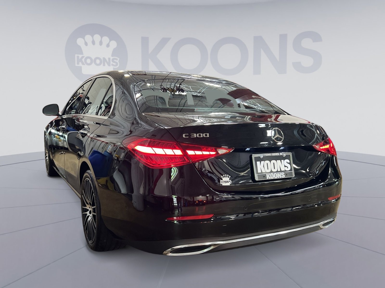 Used 2025 Mercedes-Benz C 300 Sedan image 2