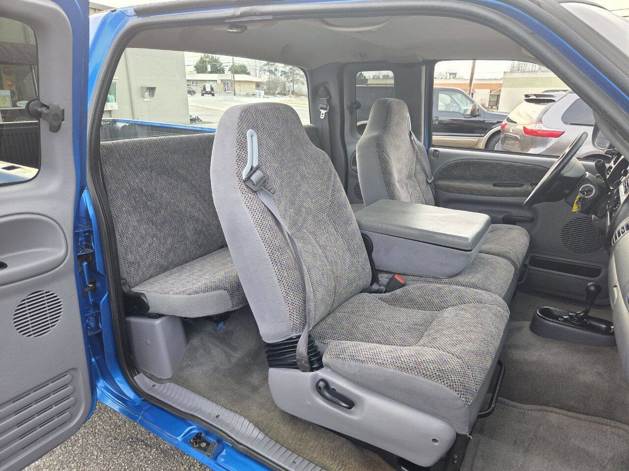 Used 2000 Dodge Ram 1500 Truck SLT image 12