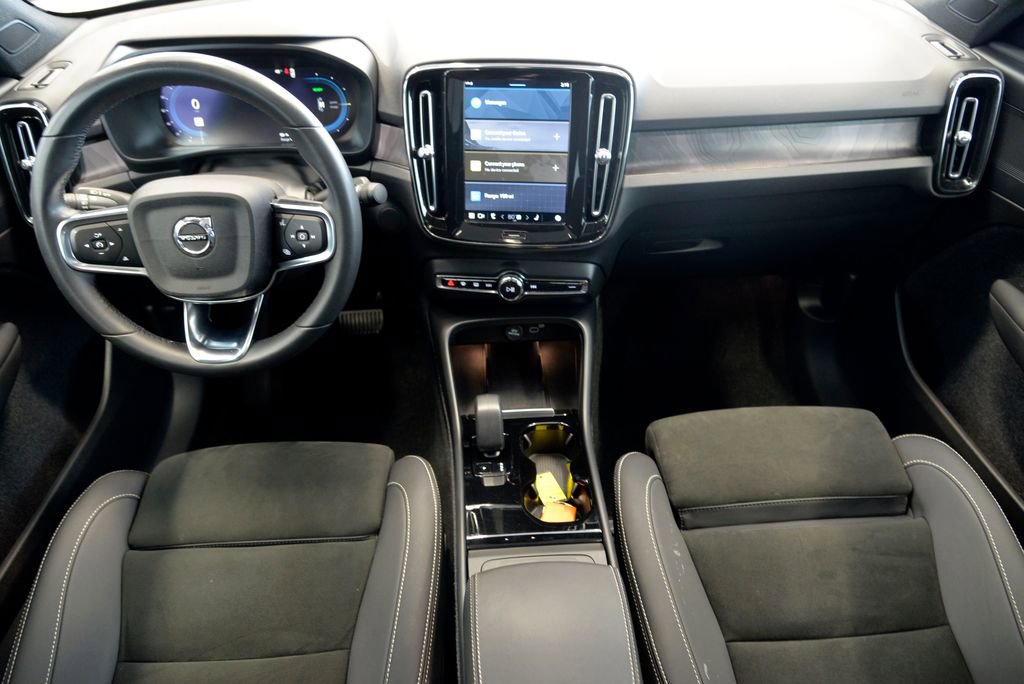 Used 2023 Volvo C40 P8 Recharge Plus image 17