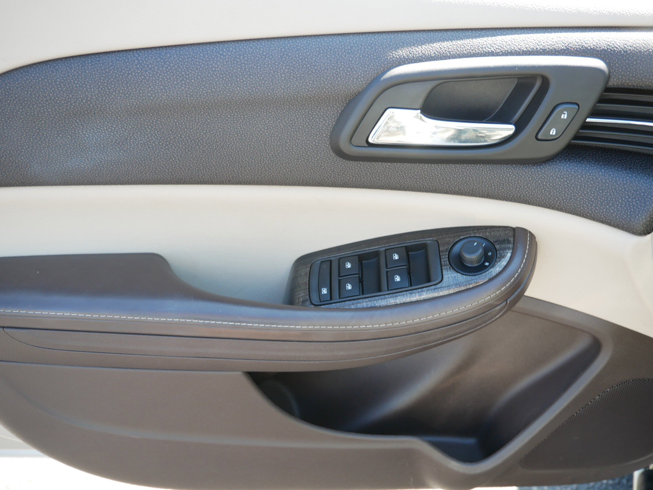 Used 2015 Chevrolet Malibu LT w/ Power Convenience Package FWD image 31