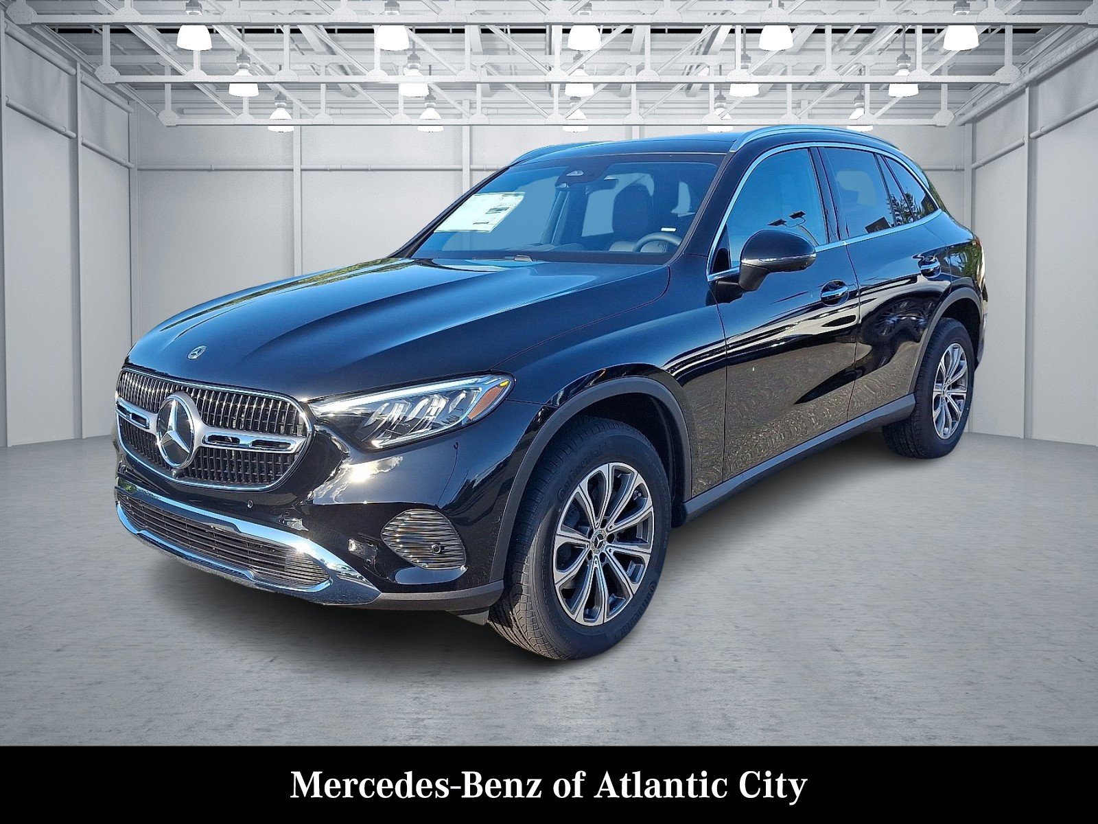 Used 2026 Mercedes-Benz GLC 300 4MATIC image 2