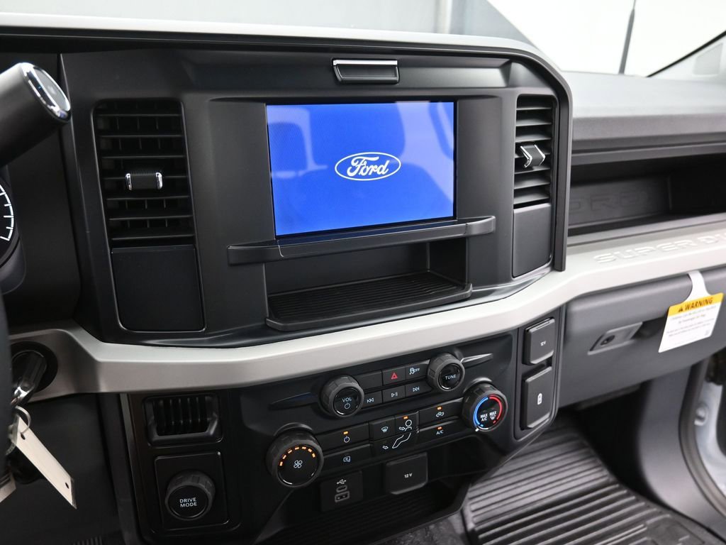 New 2026 Ford F250 XL w/ XL Chrome Package RWD image 15