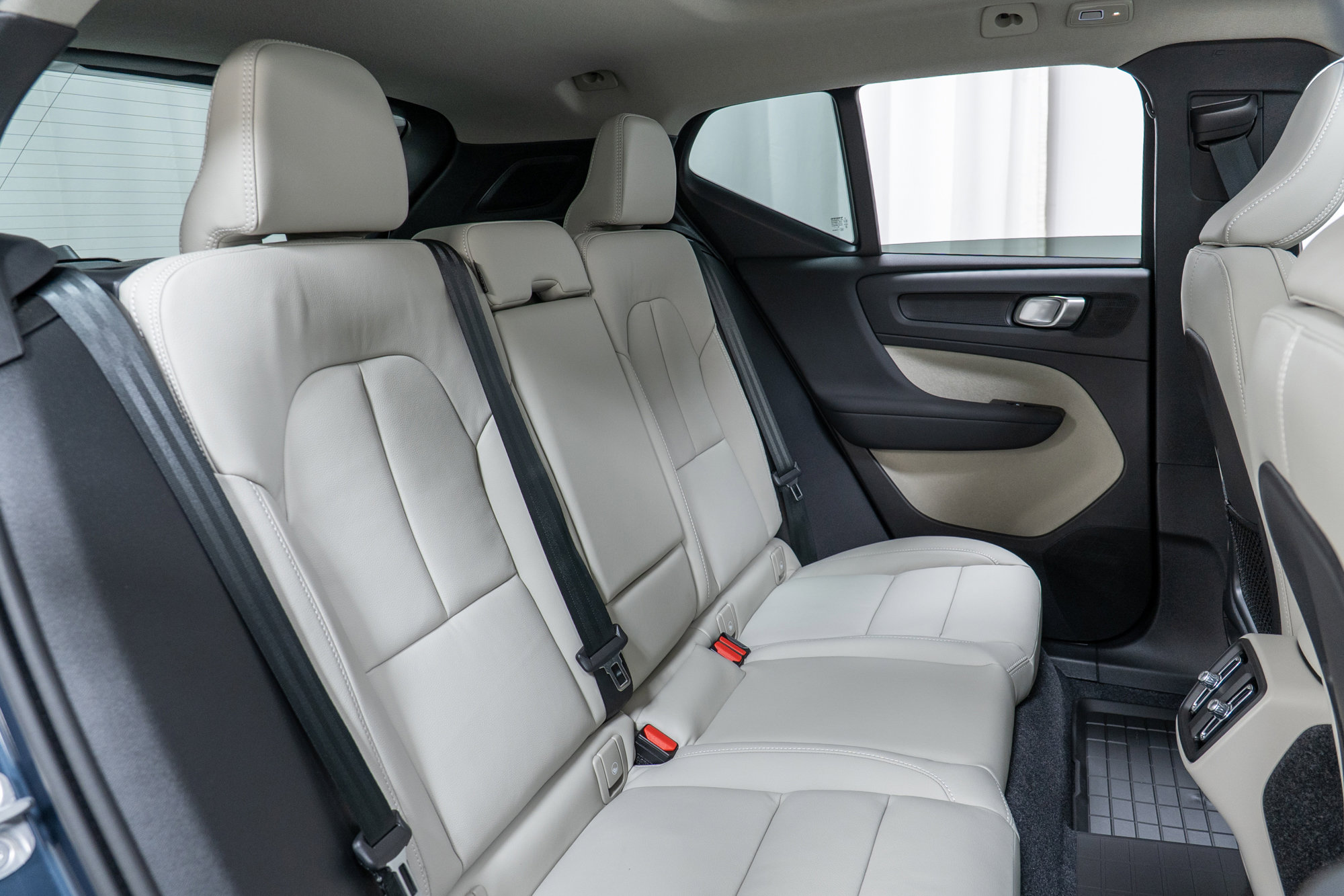 New 2026 Volvo XC40 B5 Ultra w/ Climate Package image 24