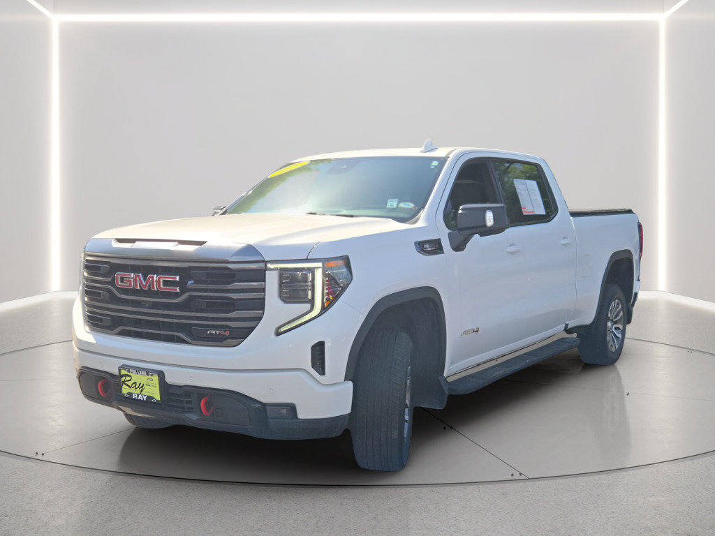 Used 2022 GMC Sierra 1500 AT4 w/ Technology Package AWD/4WD image 4