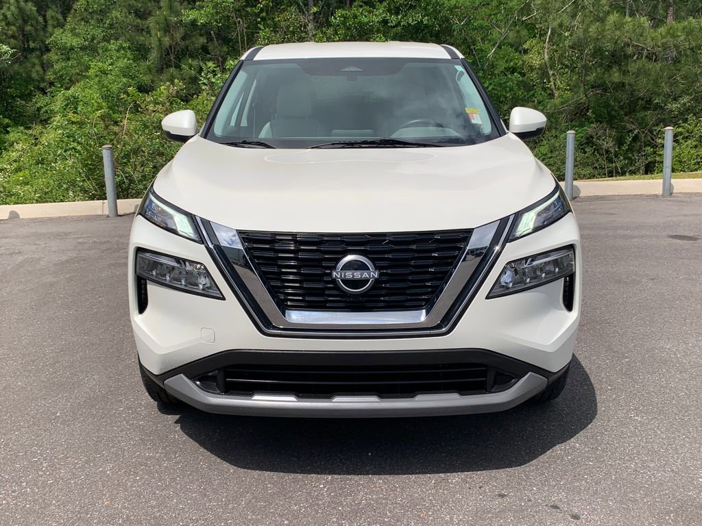 Used 2022 Nissan Rogue SV FWD image 4