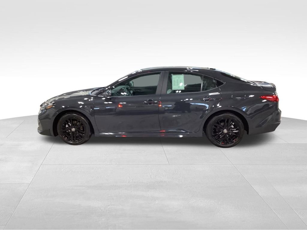 Used 2026 Toyota Camry SE image 2