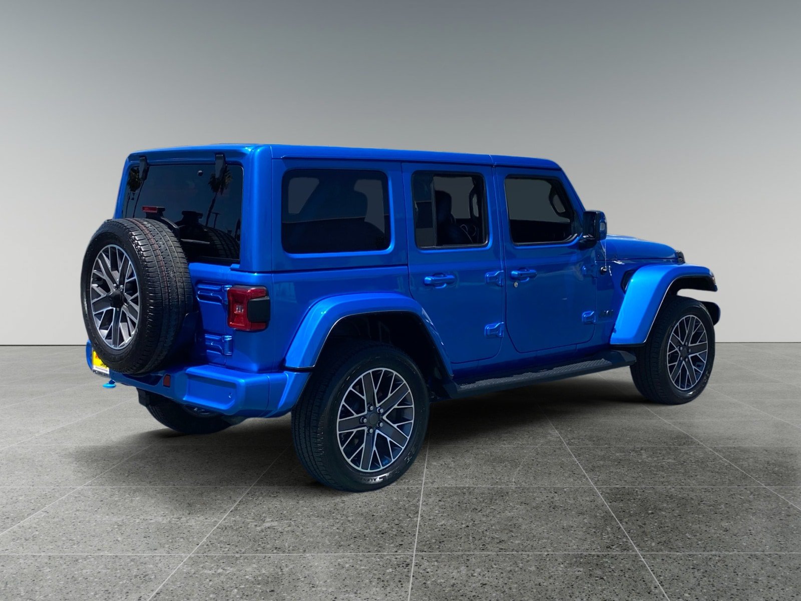 Used 2023 Jeep Wrangler Unlimited Sahara AWD/4WD image 5