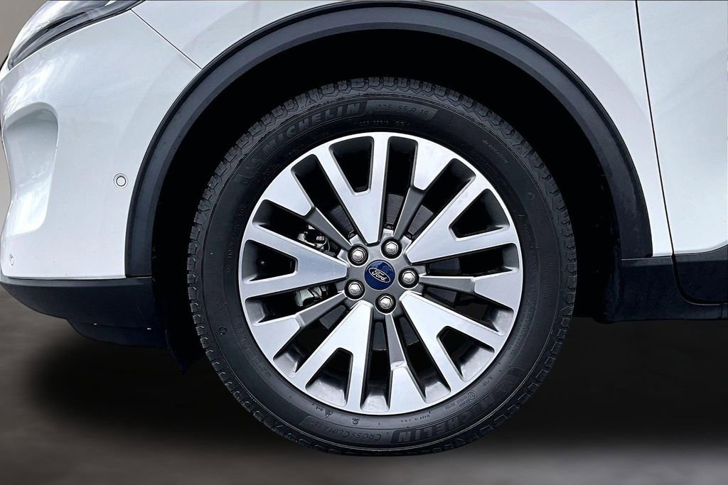 Used 2020 Ford Escape Titanium w/ Titanium Premium Package 2.0 image 9