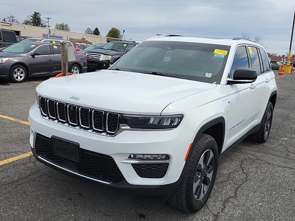 Used 2022 Jeep Grand Cherokee Limited 4xe w/ Luxury Tech Group II AWD/4WD image 2