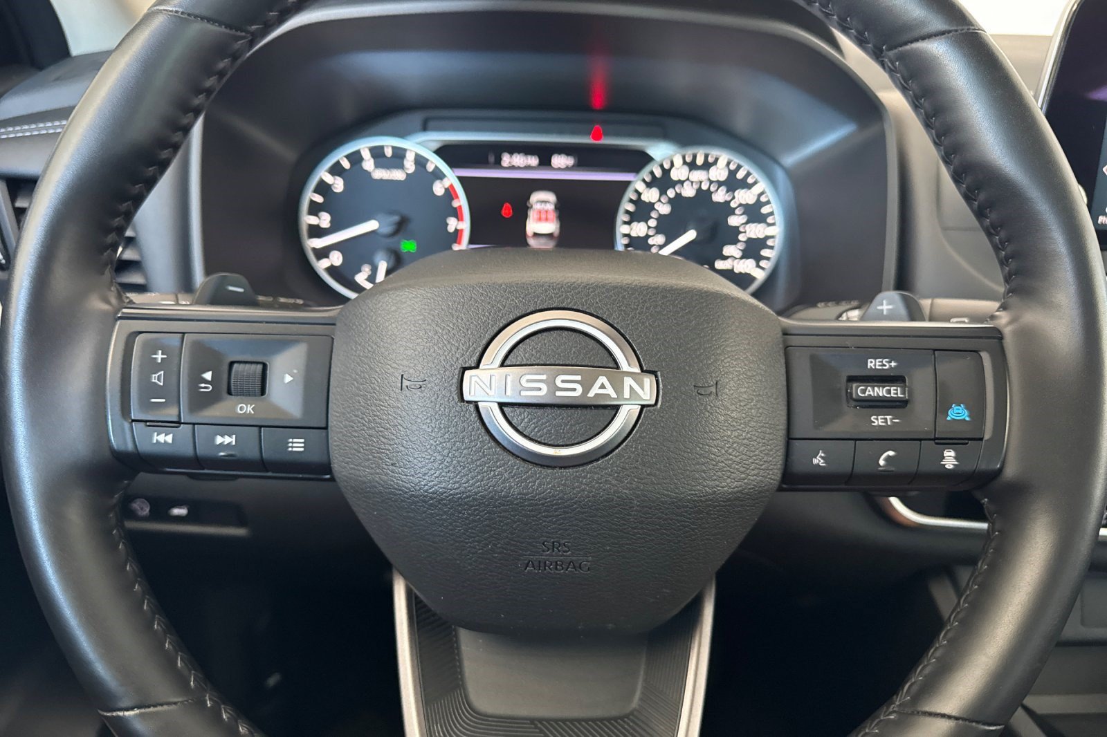 Used 2025 Nissan Rogue SV AWD/4WD image 11