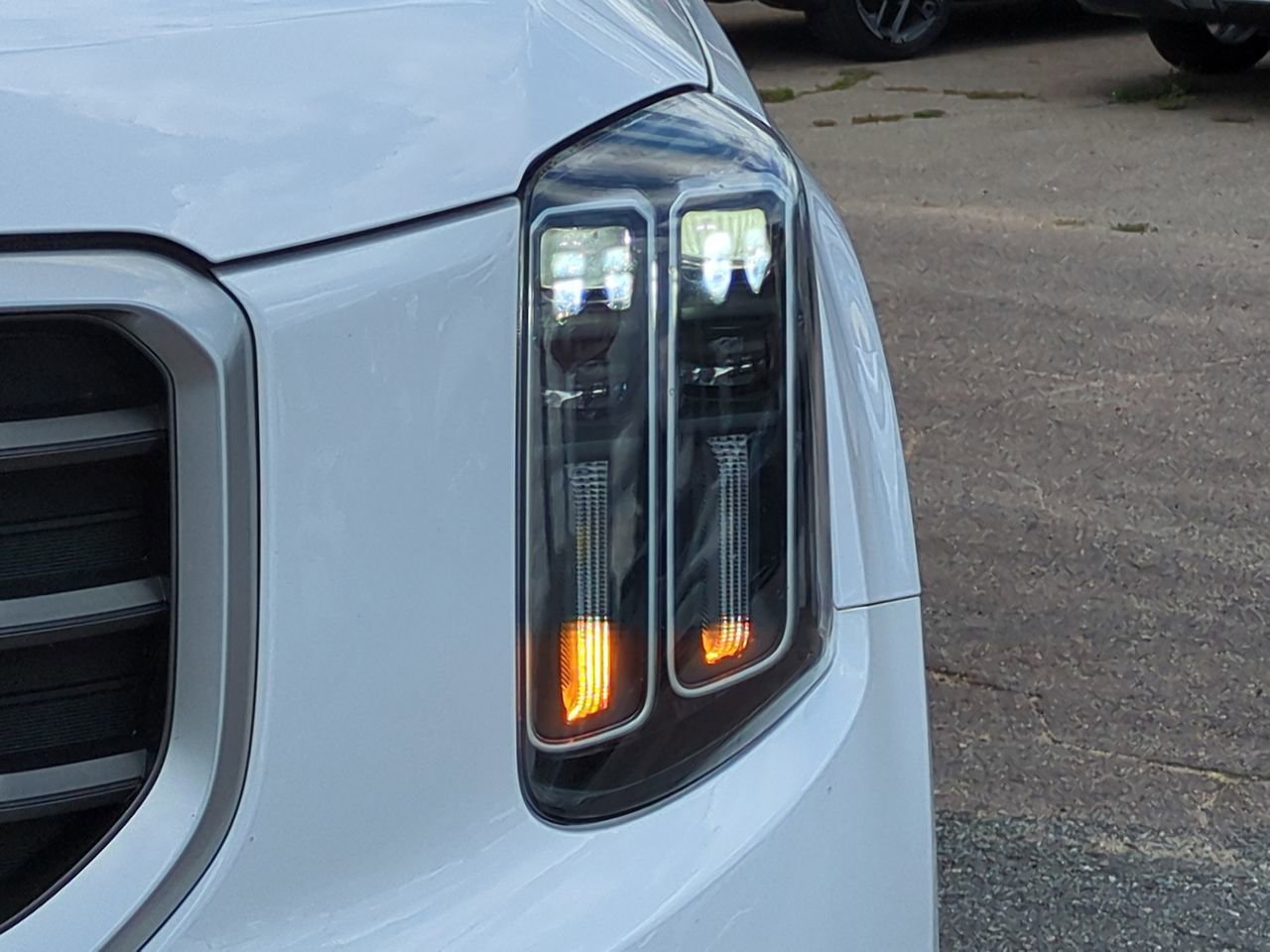 Certified 2025 Kia Telluride S FWD image 10