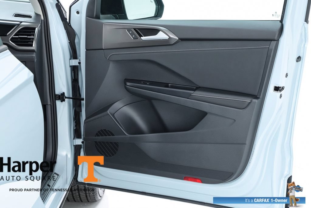 Used 2025 Volkswagen Taos SE FWD image 30