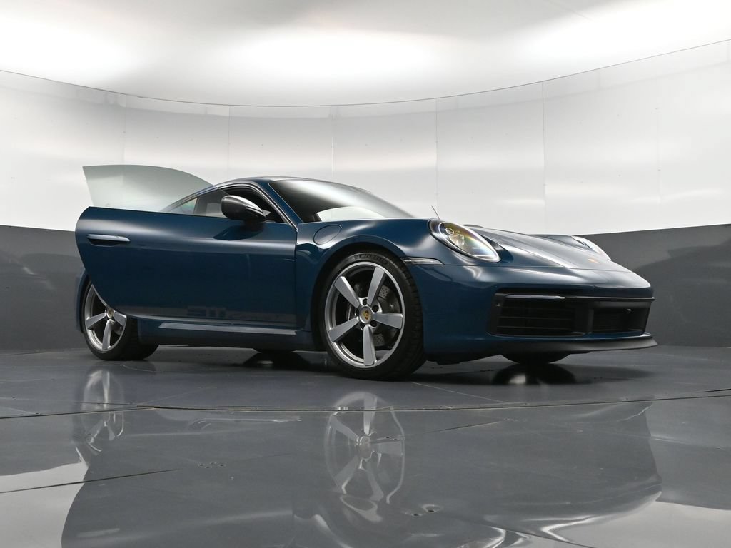 Used 2024 Porsche 911 Carrera T RWD image 36