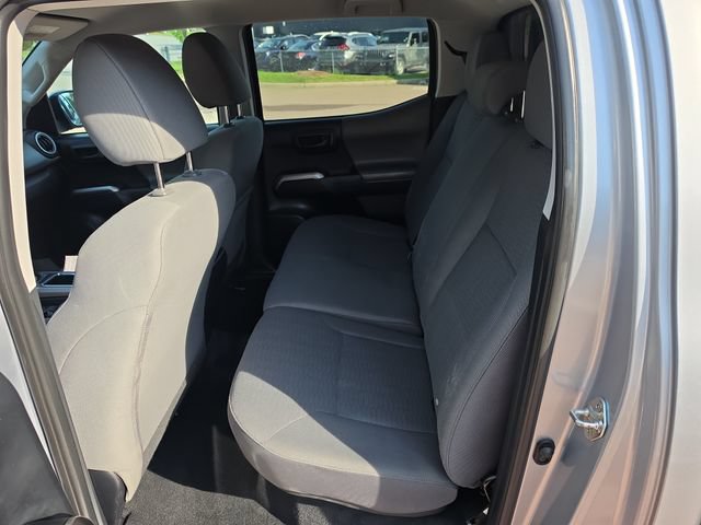 Used 2018 Toyota Tacoma SR5 AWD/4WD image 20