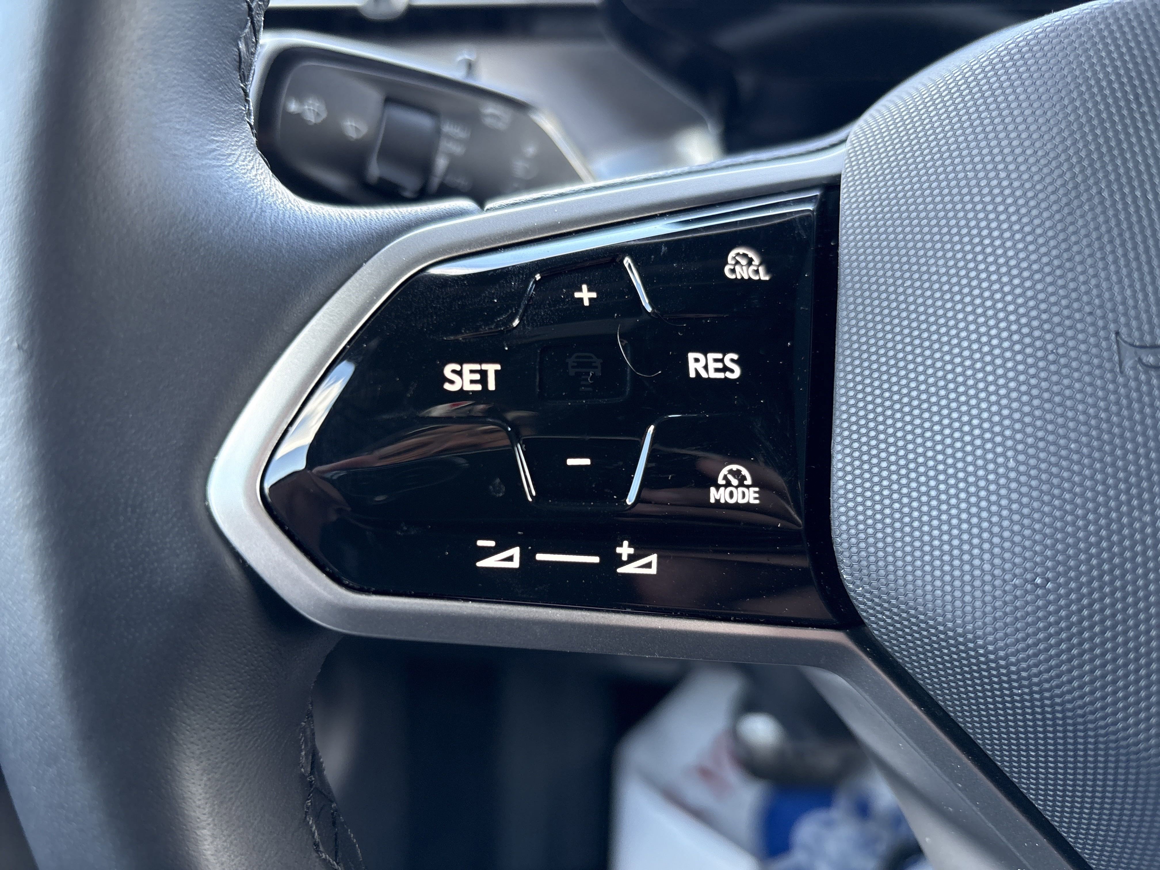 New 2025 Volkswagen ID. Buzz Pro S image 24