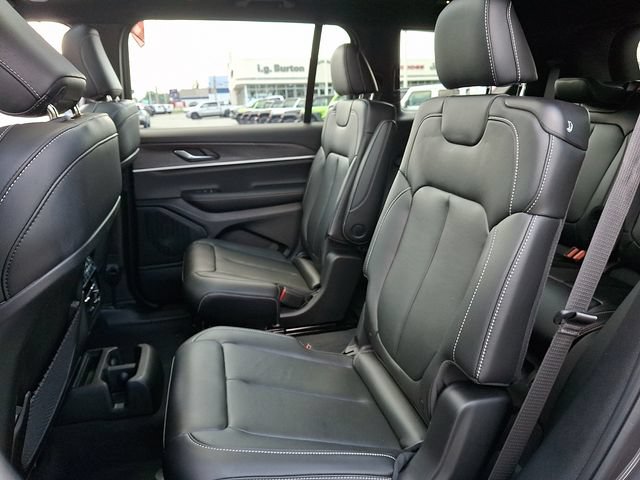 Used 2025 Jeep Grand Cherokee L Limited AWD/4WD image 10
