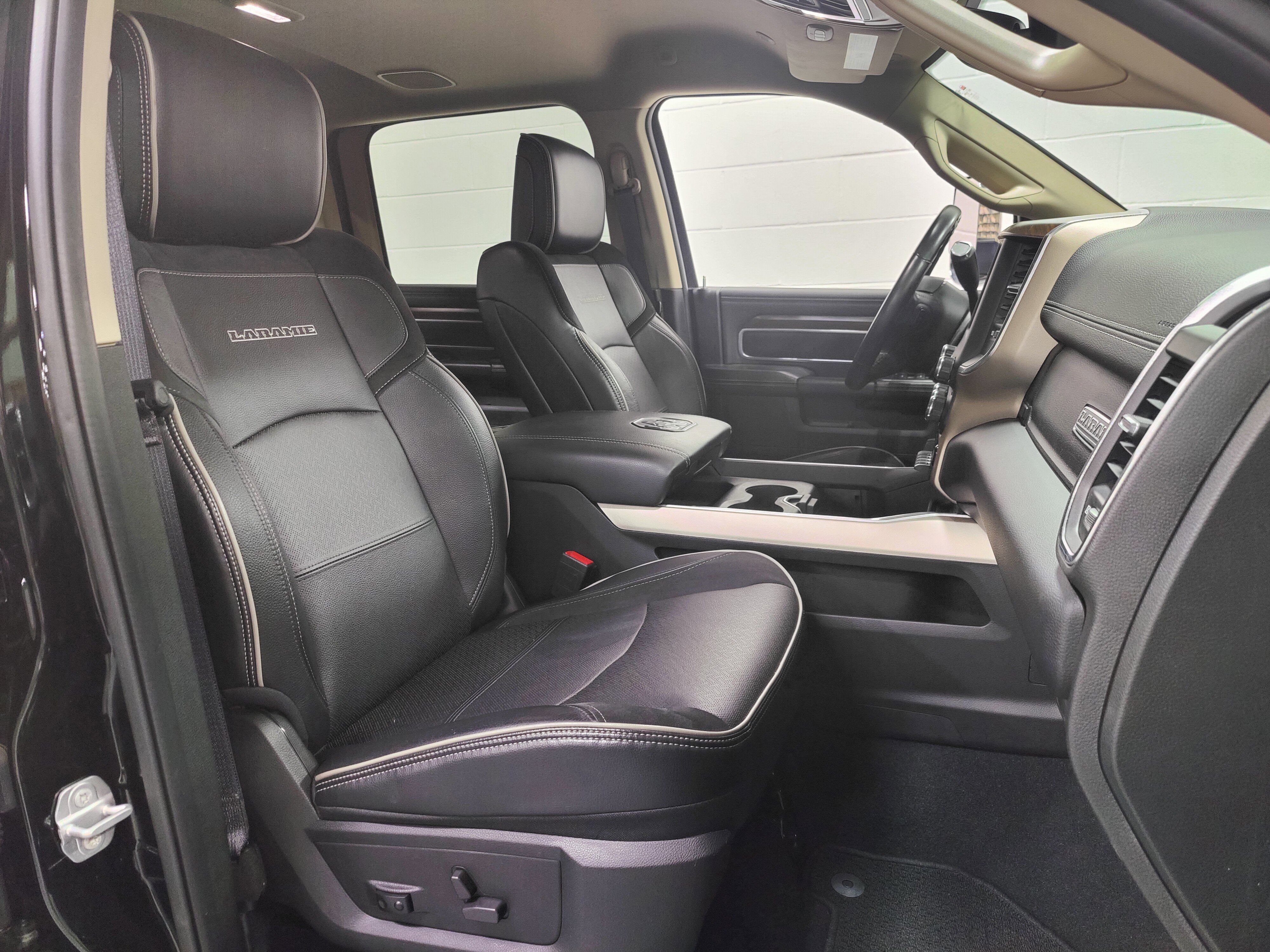 Used 2022 RAM 2500 Laramie AWD/4WD image 6