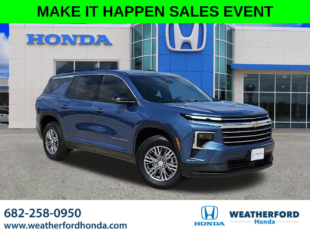 Used 2025 Chevrolet Traverse LT w/ Driver Confidence Package FWD image 1