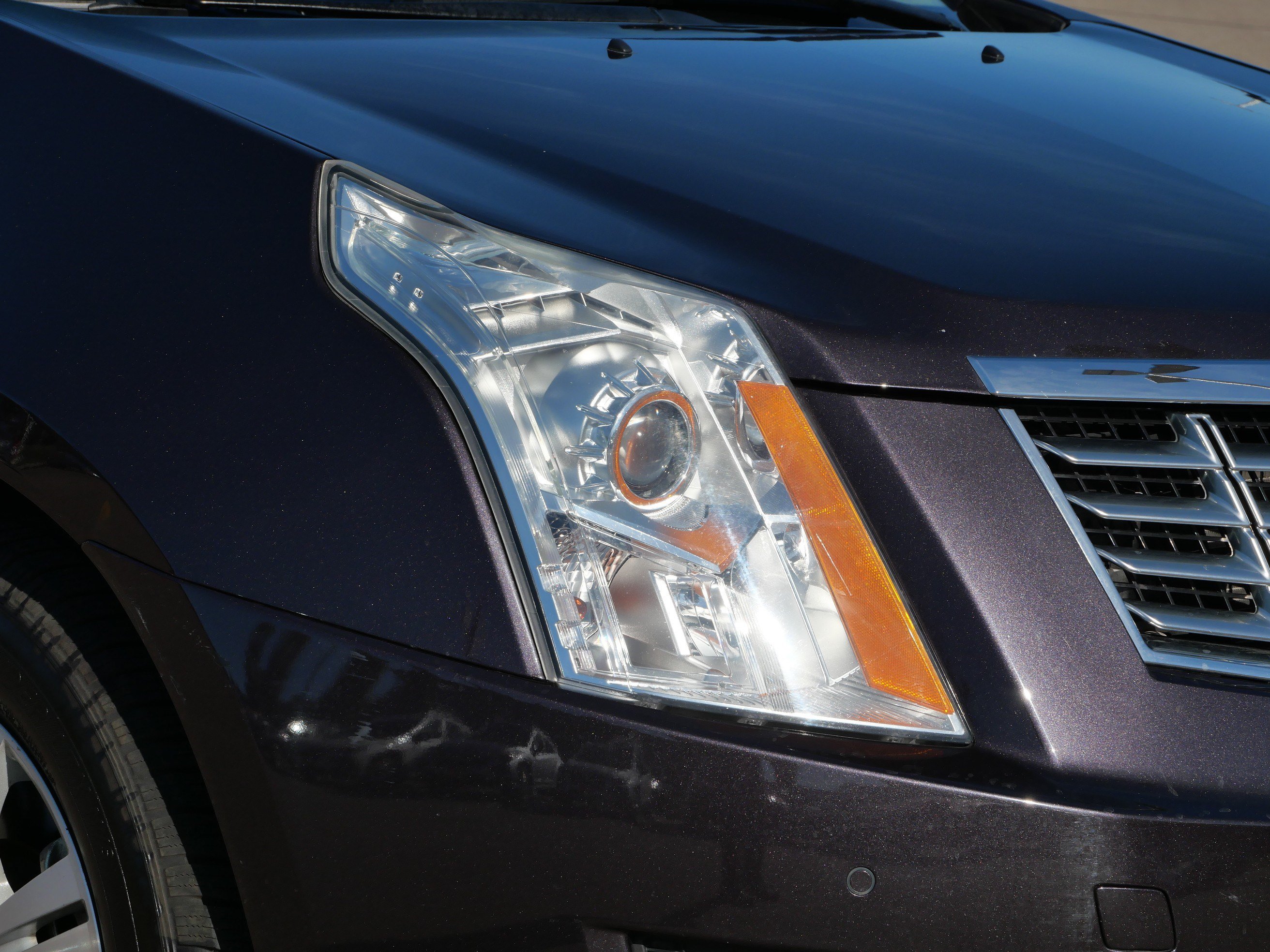 Used 2015 Cadillac SRX Luxury w/ Driver Awareness Package FWD image 16