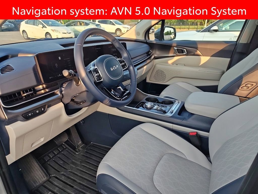 Used 2025 Kia Carnival SX w/ SX Dark Edition Package FWD image 8