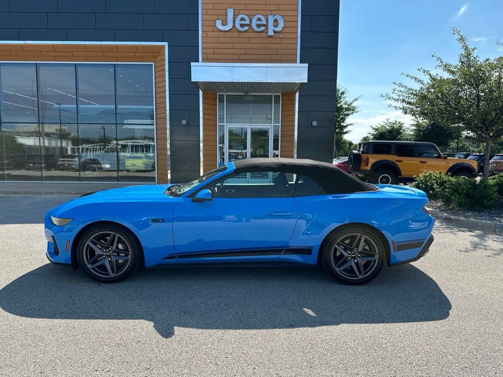 Used 2025 Ford Mustang GT Premium RWD image 10