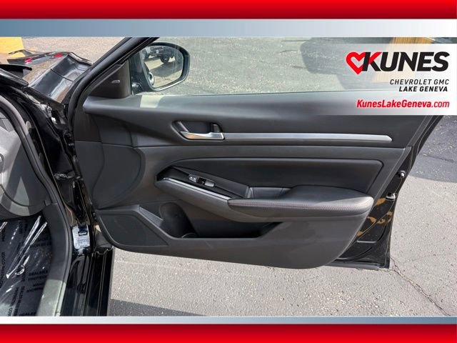Used 2024 Nissan Altima 2.5 SR FWD image 21
