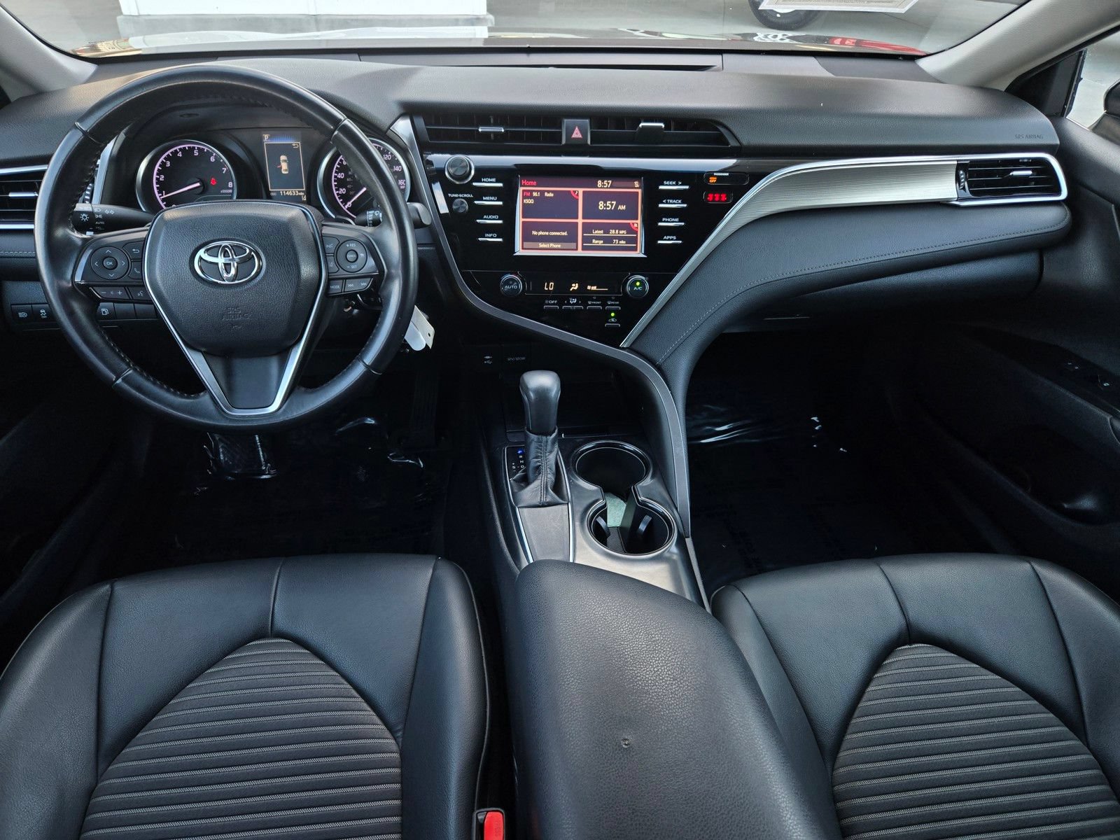 Used 2018 Toyota Camry SE FWD image 11