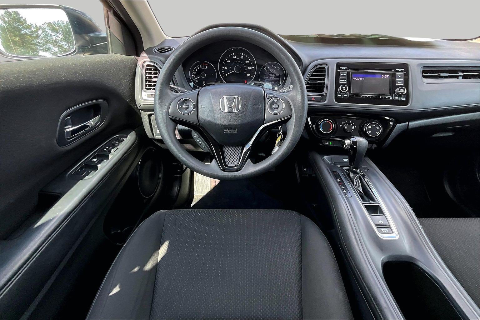 Used 2016 Honda HR-V LX image 4