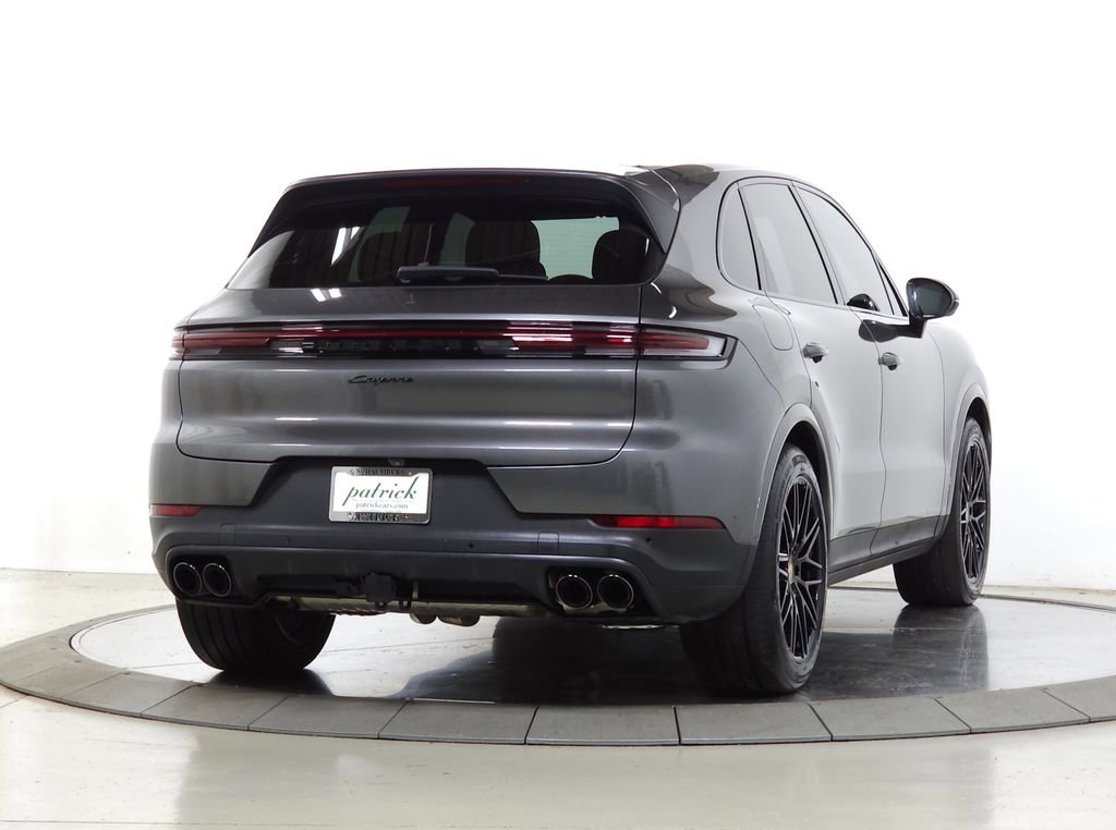 Used 2024 Porsche Cayenne AWD/4WD image 11